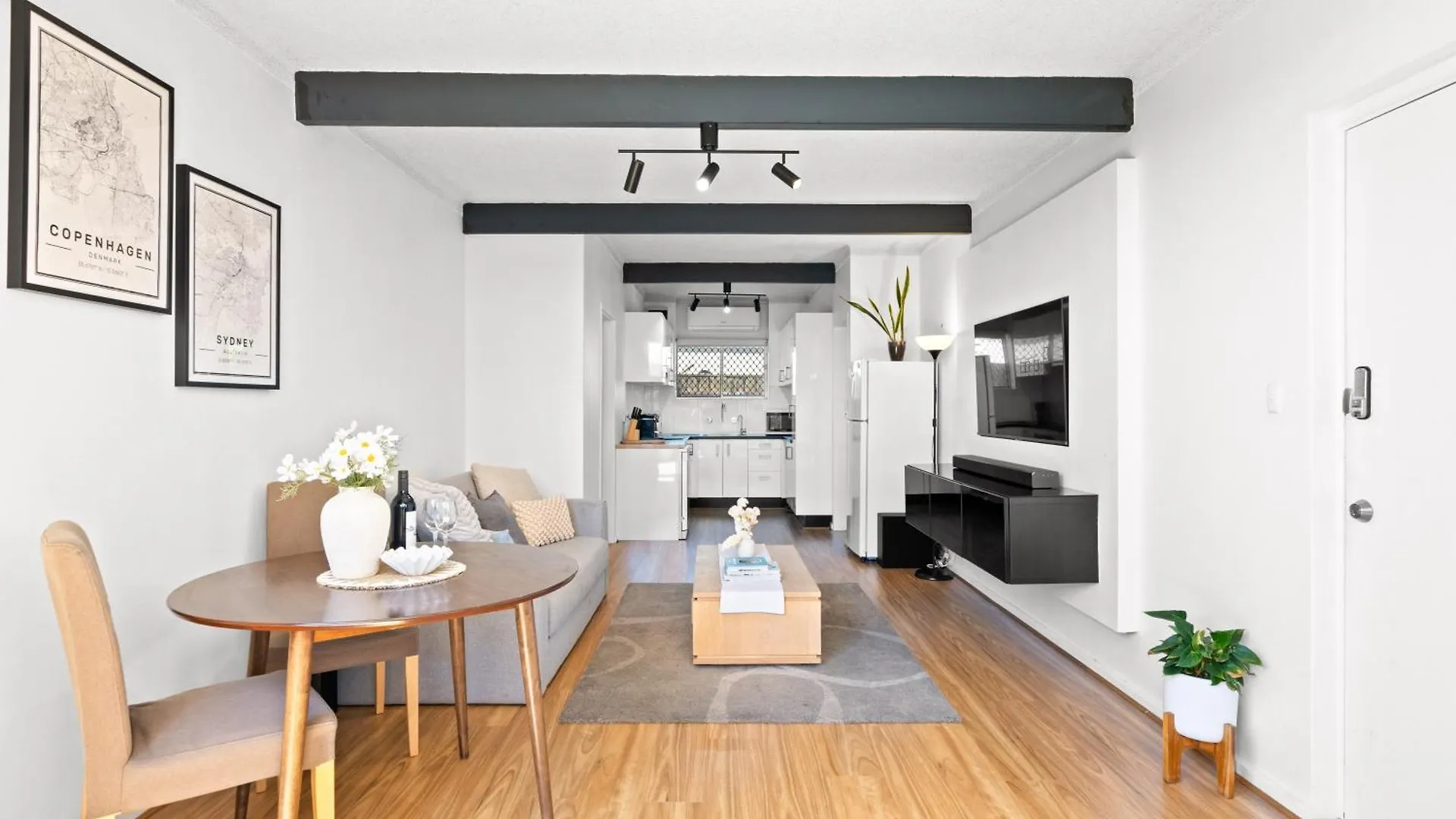Ultimate Luxury Beachside Escape In West Beach 0*,